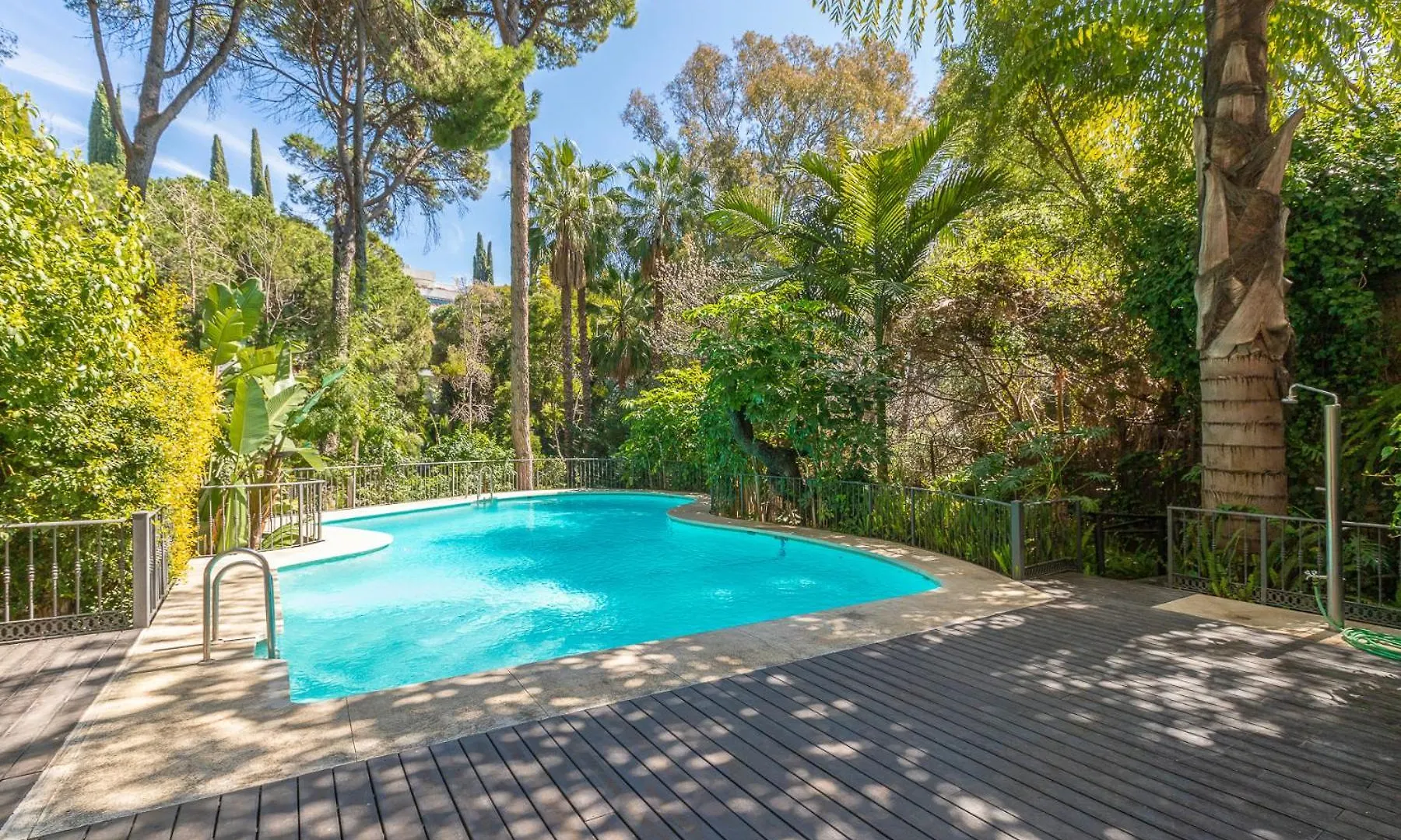 Lujoso Apartamento Con Piscina En Paseo Maritimo Marbella Apartment