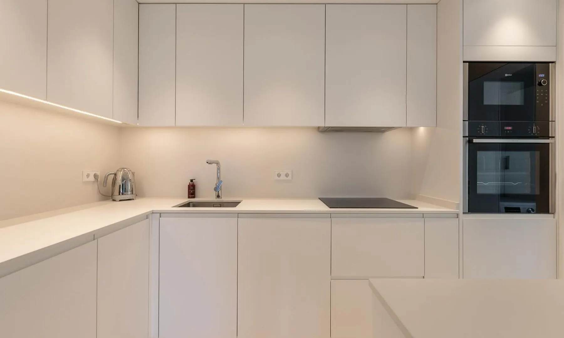 Lujoso Apartamento Con Piscina En Paseo Maritimo Marbella Apartment
